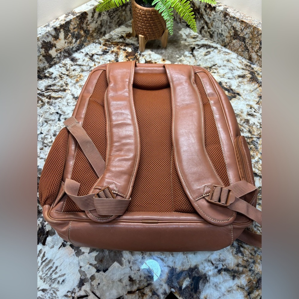 Hartmann Leather 2nd Generation Belting Backpack Vintage and Rare - Picture 3 of 15